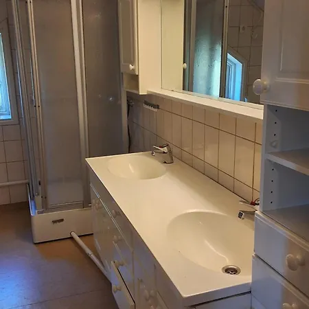 Sundqvistens Basement Apartamento Emkarby