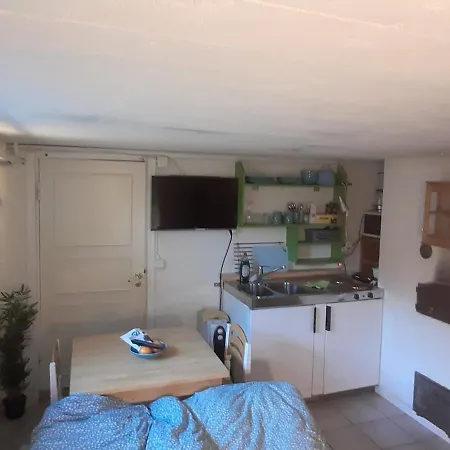 아파트 Sundqvistens Basement Emkarby